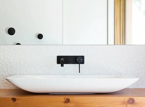 Смеситель для умывальника Rea Viva Black B0231