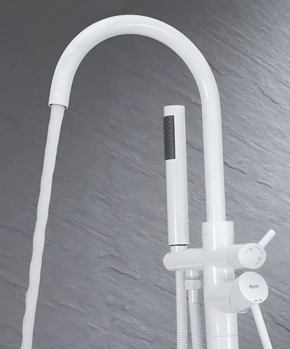 Смеситель для ванны Rea Lungo white B7494