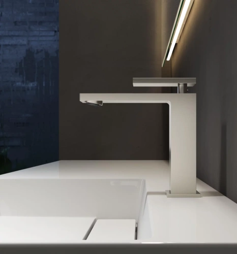 Смеситель для раковины Vincea Dice VBF-2DS1GM